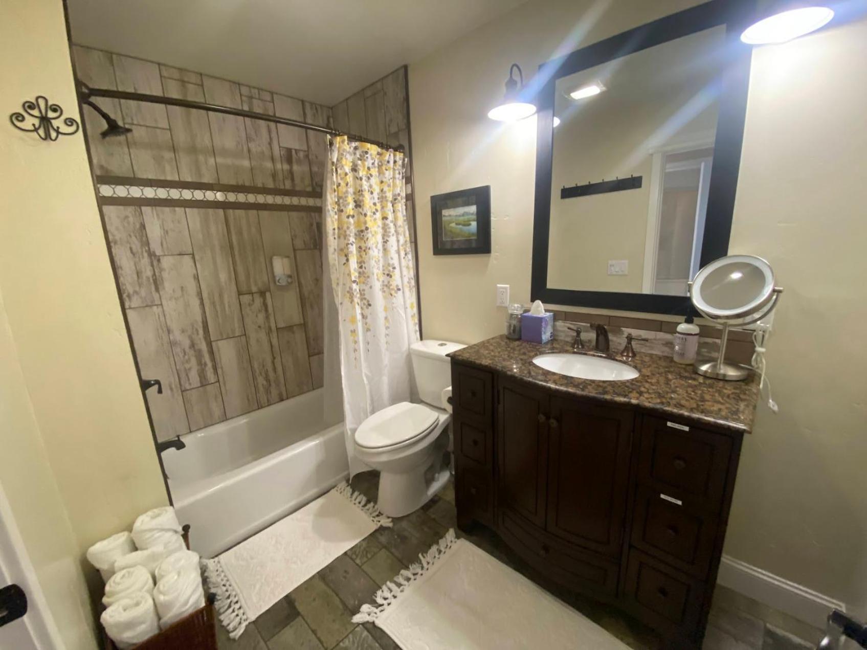 Historic Washington St Balcony Apartment Sonora